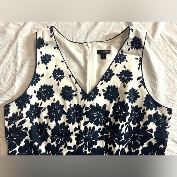 Ann Taylor Dark Blue and White Floral Sleeveless Dress Summer Women’s Size 12 - Picture 3 of 15